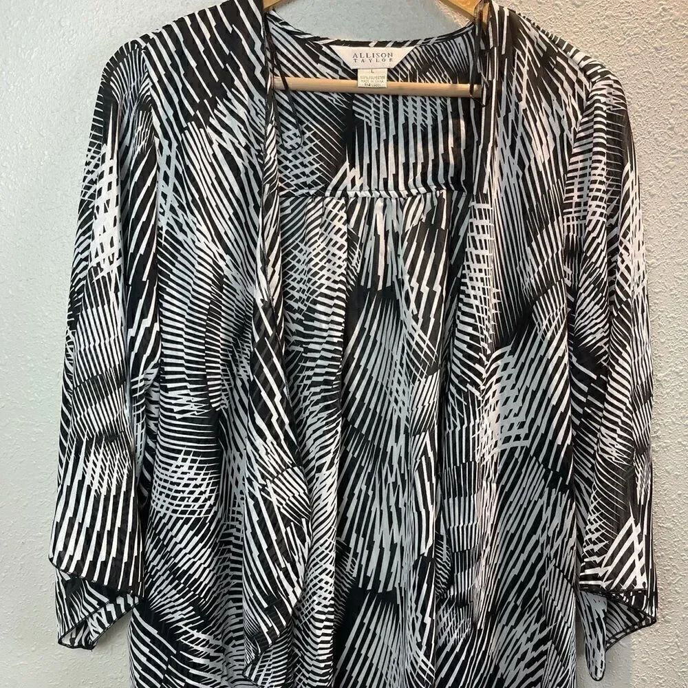 NWT Allison Taylor Women’s Top Size L